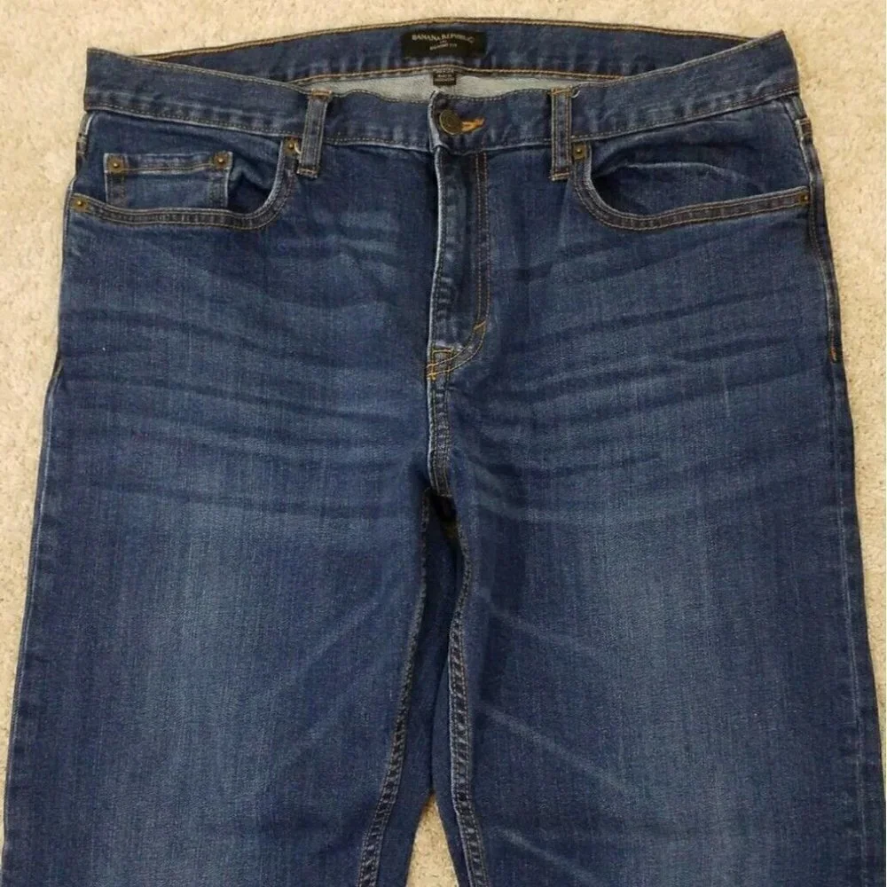 BANANA REPUBLIC ~Men's Size 36×34~Blue Denim Straight Fit Jeans.